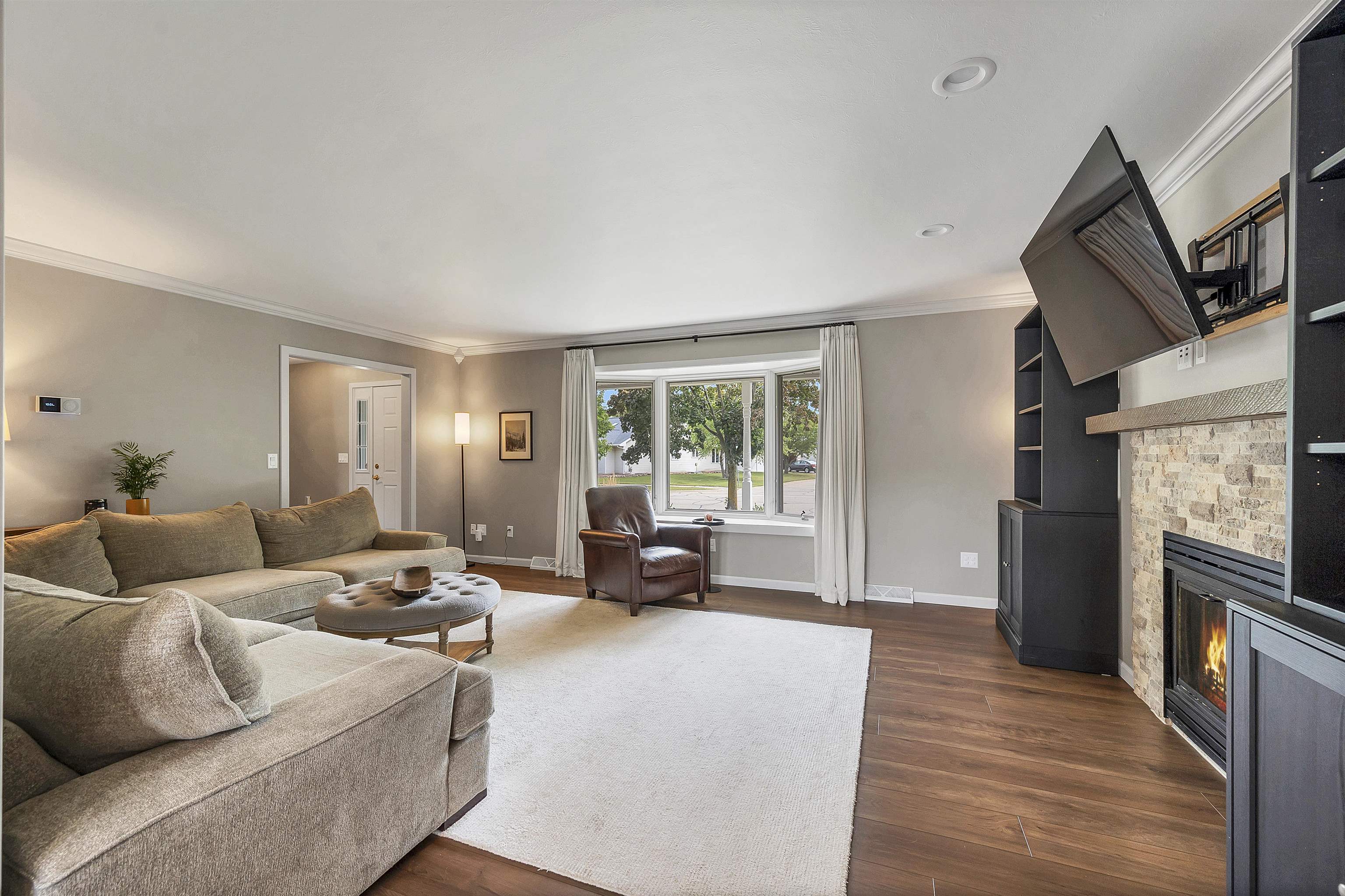 737 Desplaine Road De Pere, WI 54115 - Photo 11 of 45