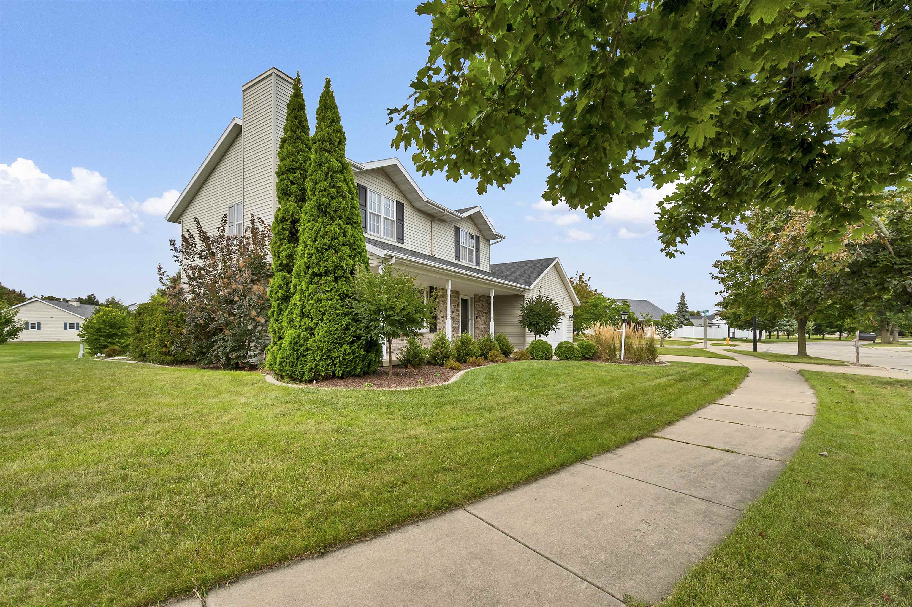 737 Desplaine Road De Pere, WI 54115 - Photo 3 of 45