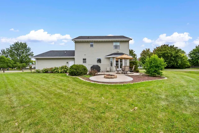 $449,900 | 737 Desplaine Road, De Pere, WI 54115