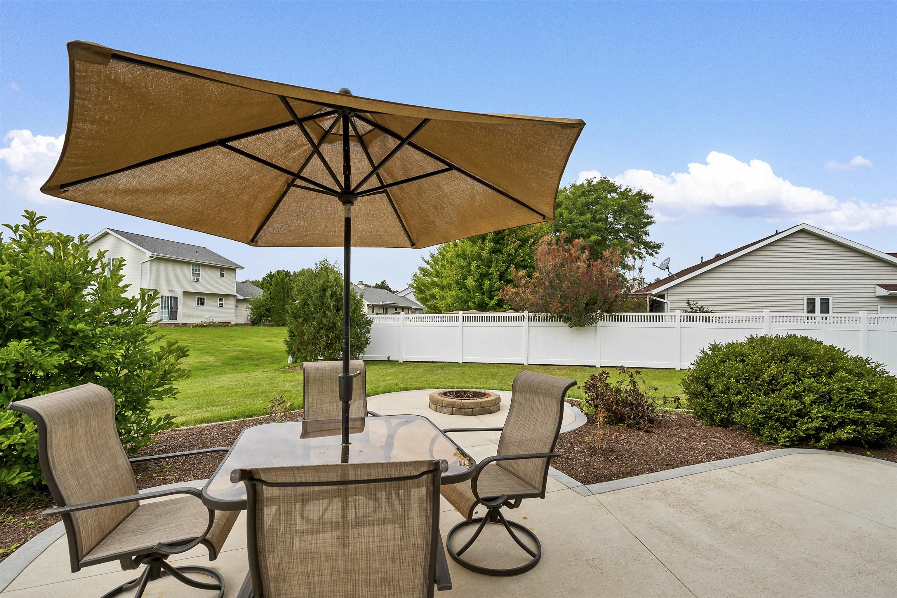 737 Desplaine Road De Pere, WI 54115 - Photo 37 of 45