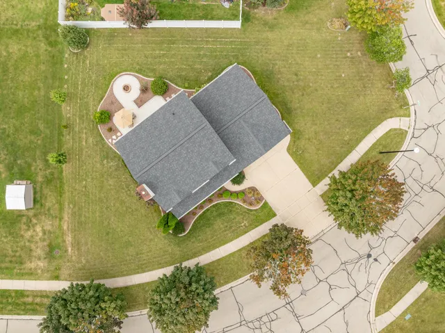 $449,900 | 737 Desplaine Road, De Pere, WI 54115