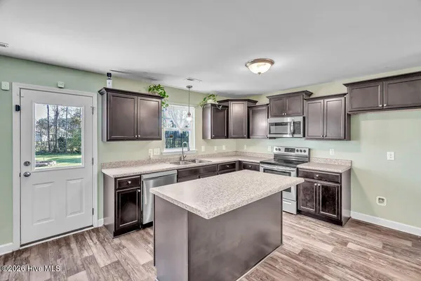 $319,900 | 104 Cameo Court, Jacksonville, NC 28540