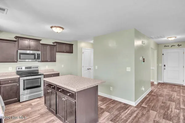 $319,900 | 104 Cameo Court, Jacksonville, NC 28540