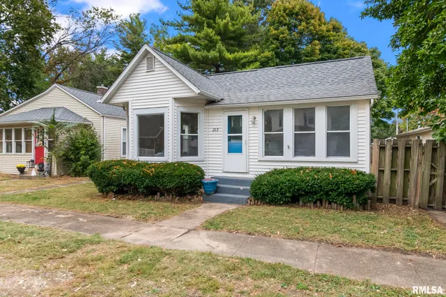 $139,900 | 213 West Conrey Street, Williamsville, IL 62693