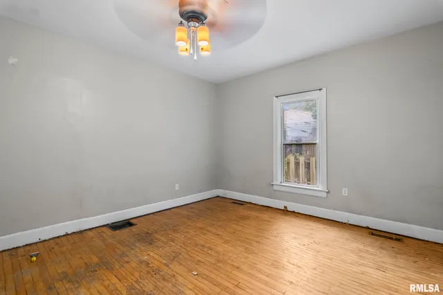 $139,900 | 213 West Conrey Street, Williamsville, IL 62693