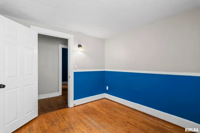 $139,900 | 213 West Conrey Street, Williamsville, IL 62693