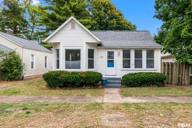 $139,900 | 213 West Conrey Street, Williamsville, IL 62693