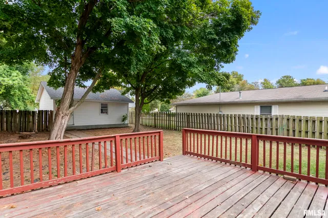 $139,900 | 213 West Conrey Street, Williamsville, IL 62693