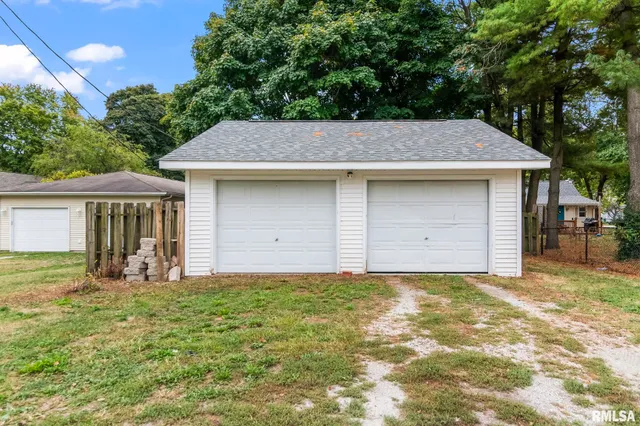 $139,900 | 213 West Conrey Street, Williamsville, IL 62693