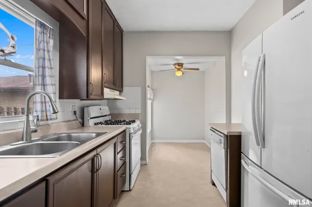 $139,900 | 213 West Conrey Street, Williamsville, IL 62693