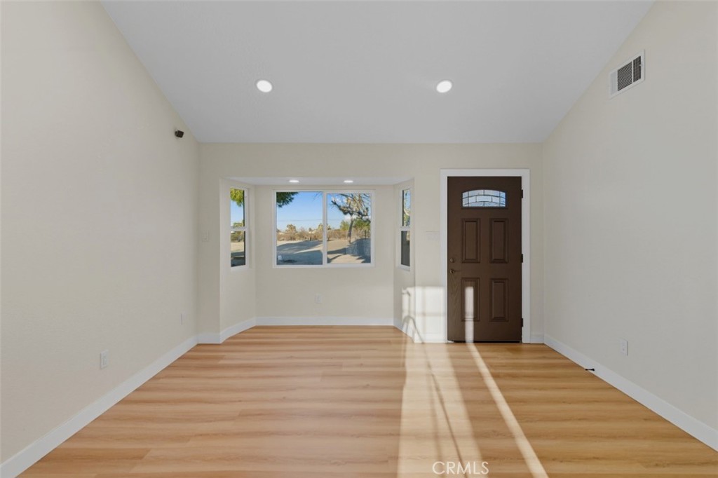 11832 Valle Vista Road Phelan, CA 92371 - Photo 11 of 40