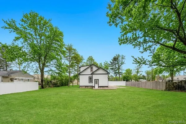 $649,900 | 3 Adams Road, Central Islip, NY 11722