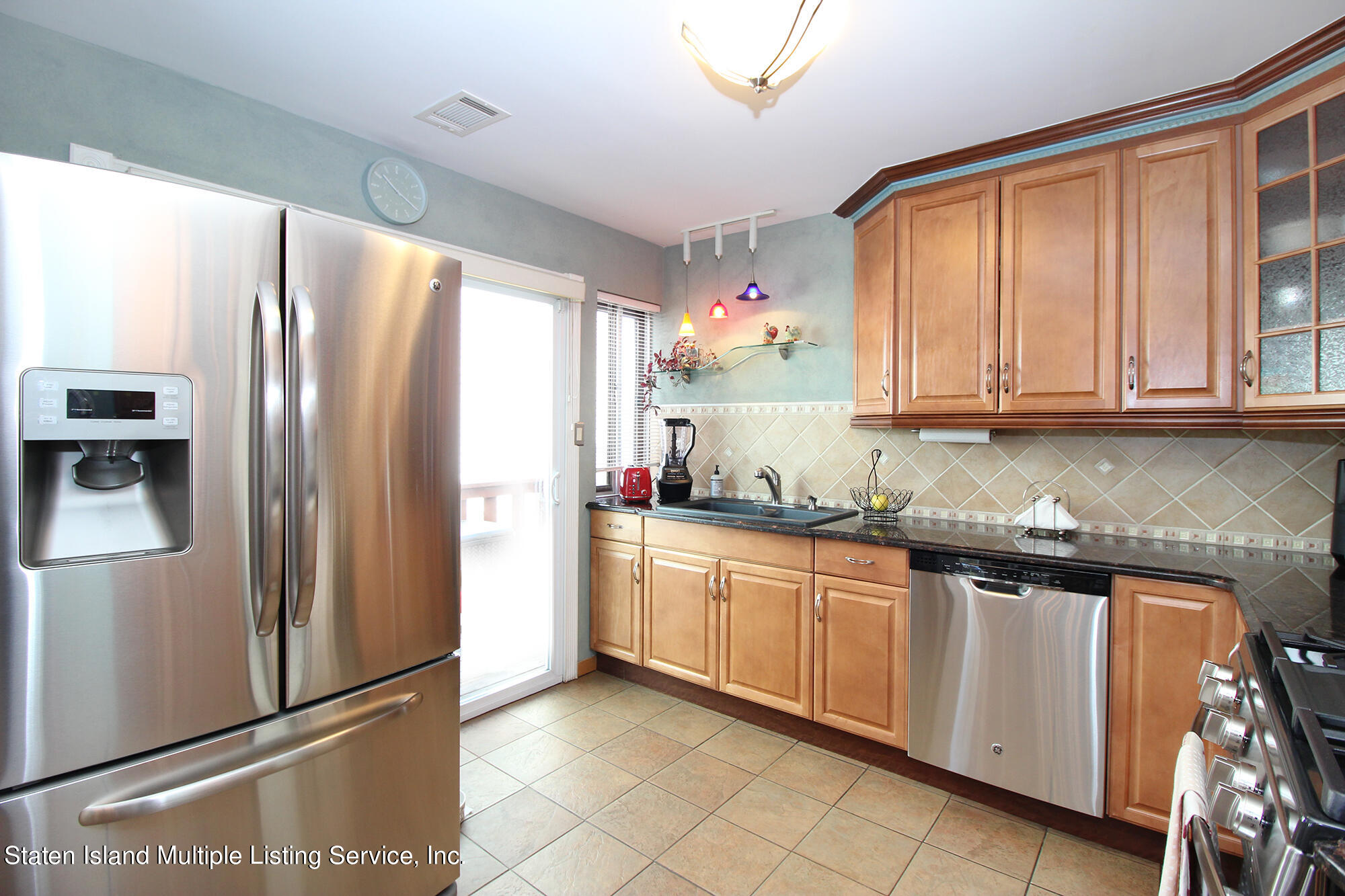 56 Woodrow Road Staten Island, NY 10312 - Photo 11 of 33 IMG_6052