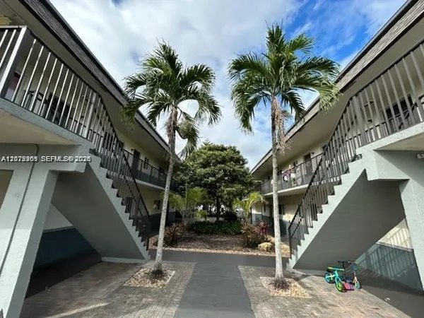 $1,900 | 7280 Northwest 38th Street, Unit A2, Hollywood, FL 33024
