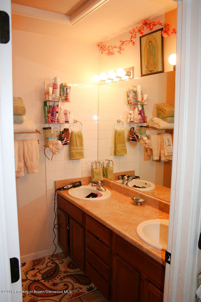 312 Castle Ridge Drive New Castle, CO 81647 - Photo 8 of 12 Master_Bath