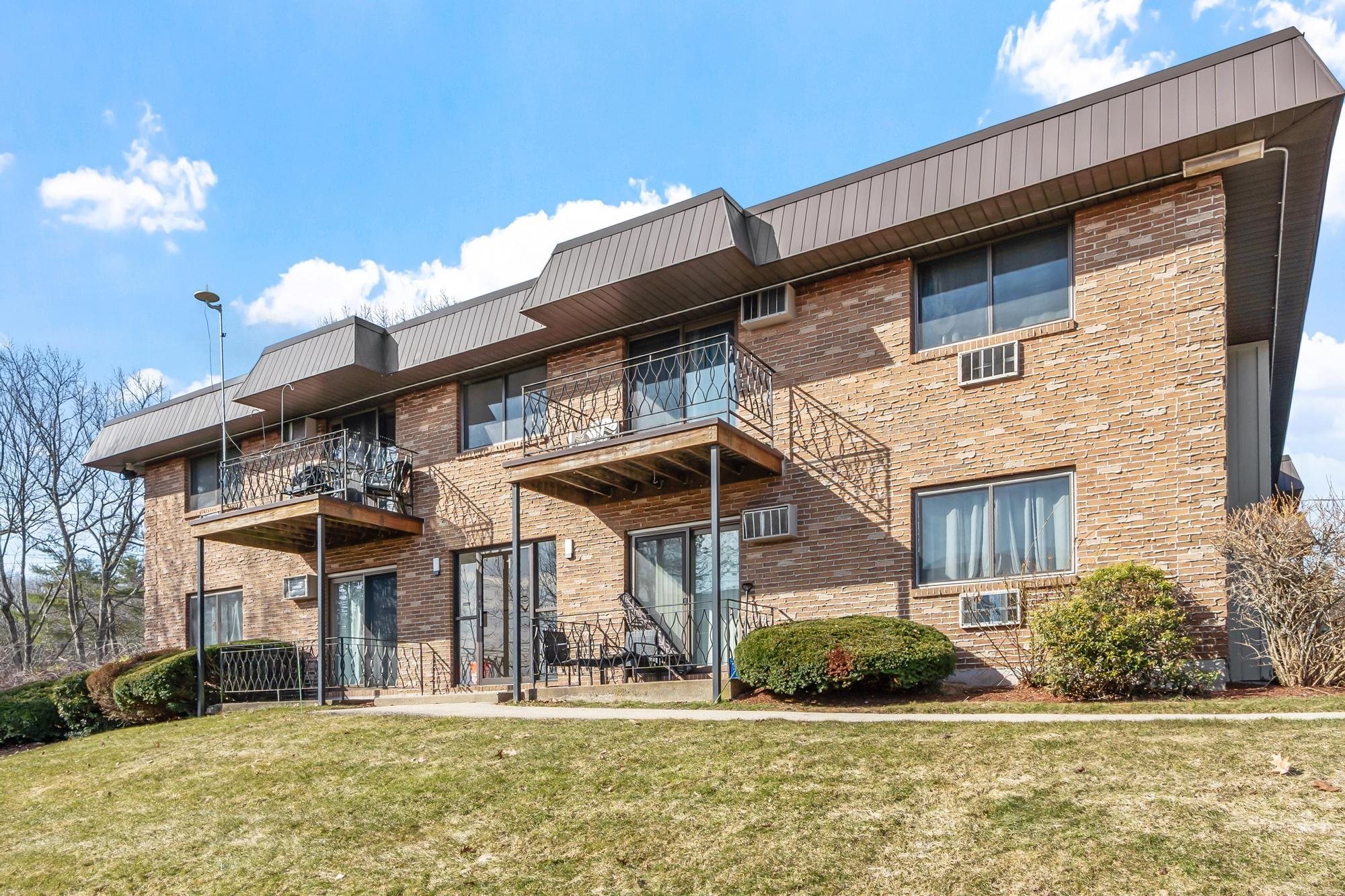 11 Strawberry Bank Road, Unit 5 Nashua, NH 03062 - Photo 1 of 30