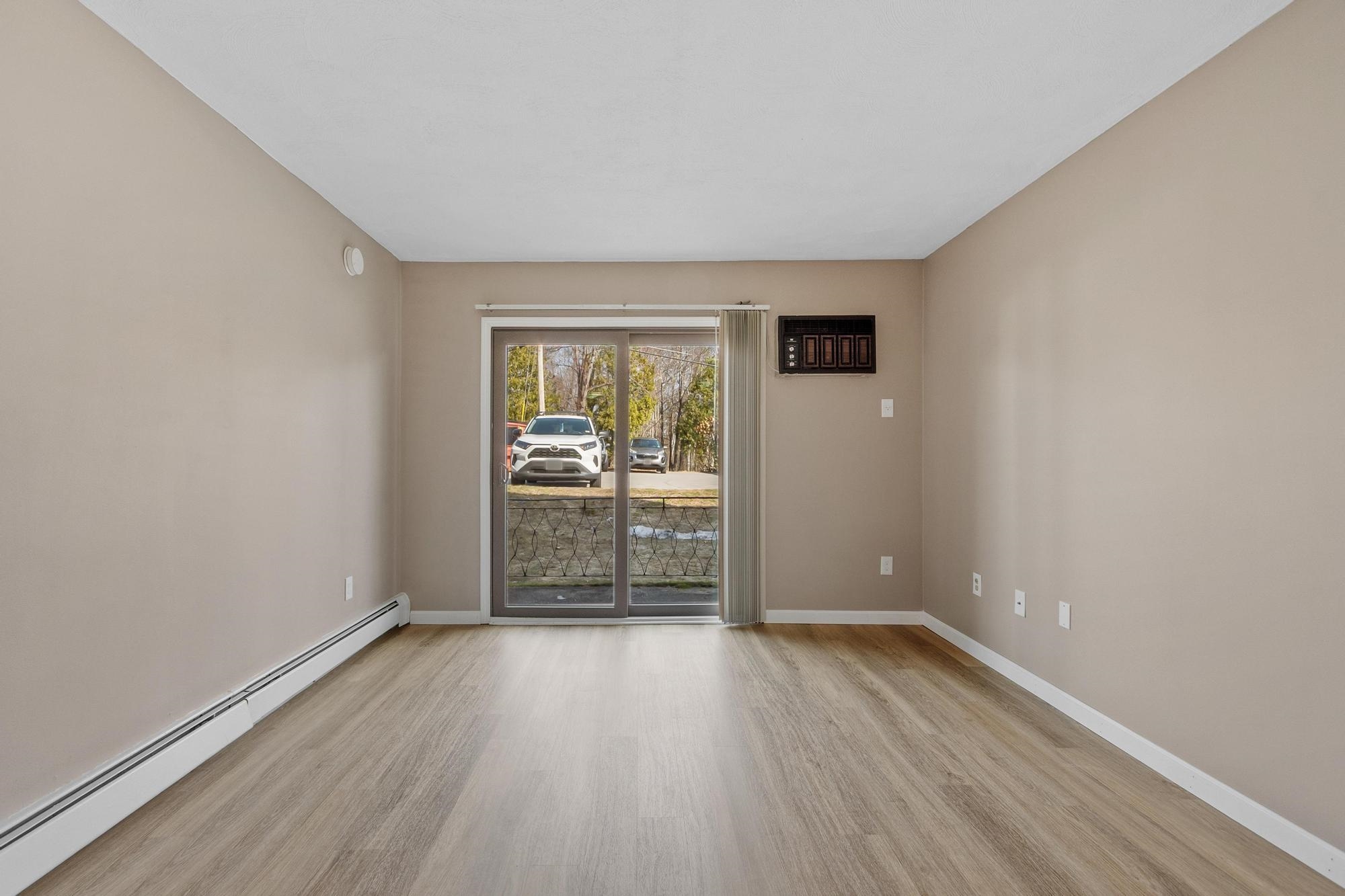 11 Strawberry Bank Road, Unit 5 Nashua, NH 03062 - Photo 4 of 30