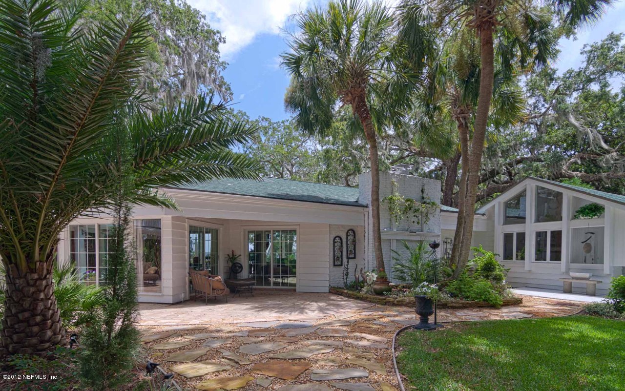 2729 Holly Point Road East Orange Park, FL 32073 - Photo 23 of 39 Courtyard View 2