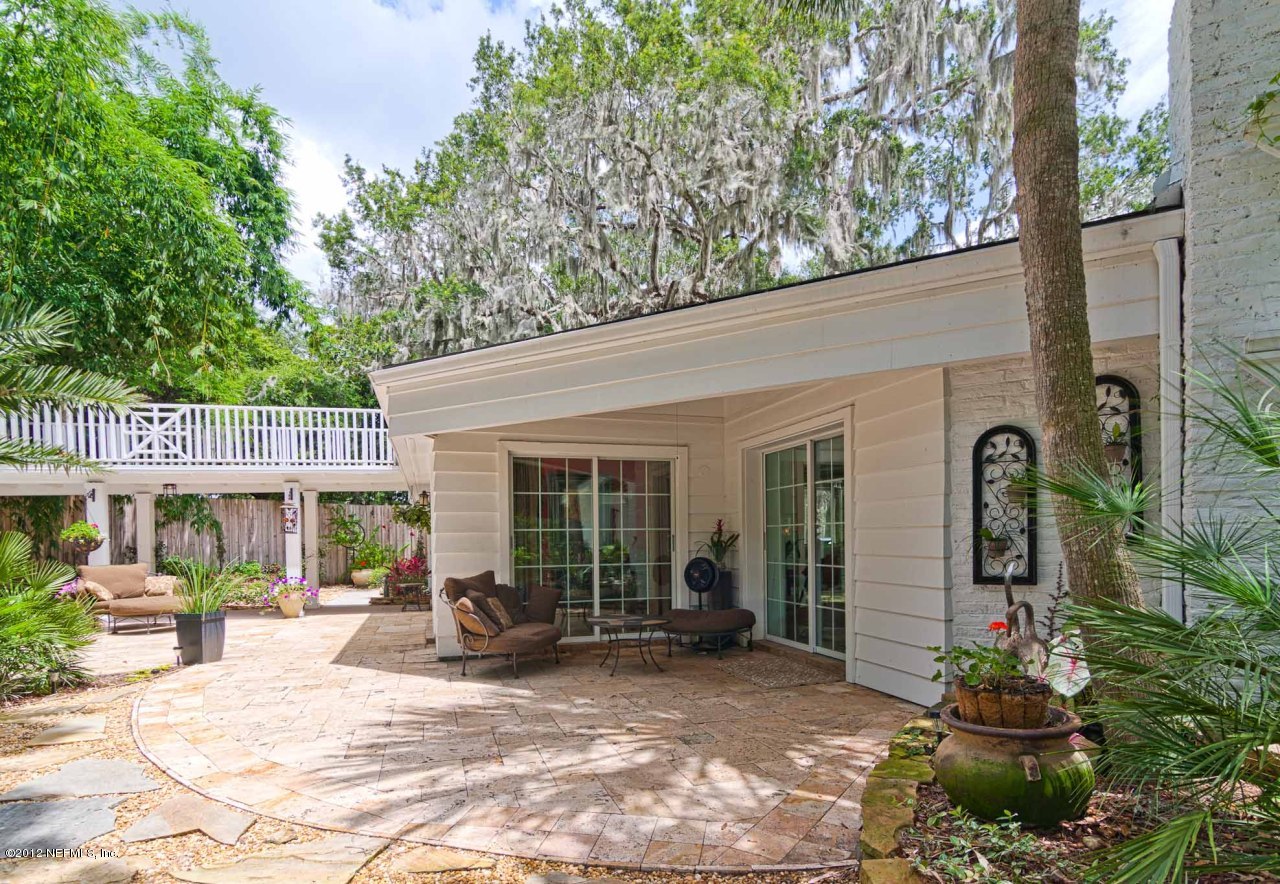 2729 Holly Point Road East Orange Park, FL 32073 - Photo 24 of 39 Courtyard View 3