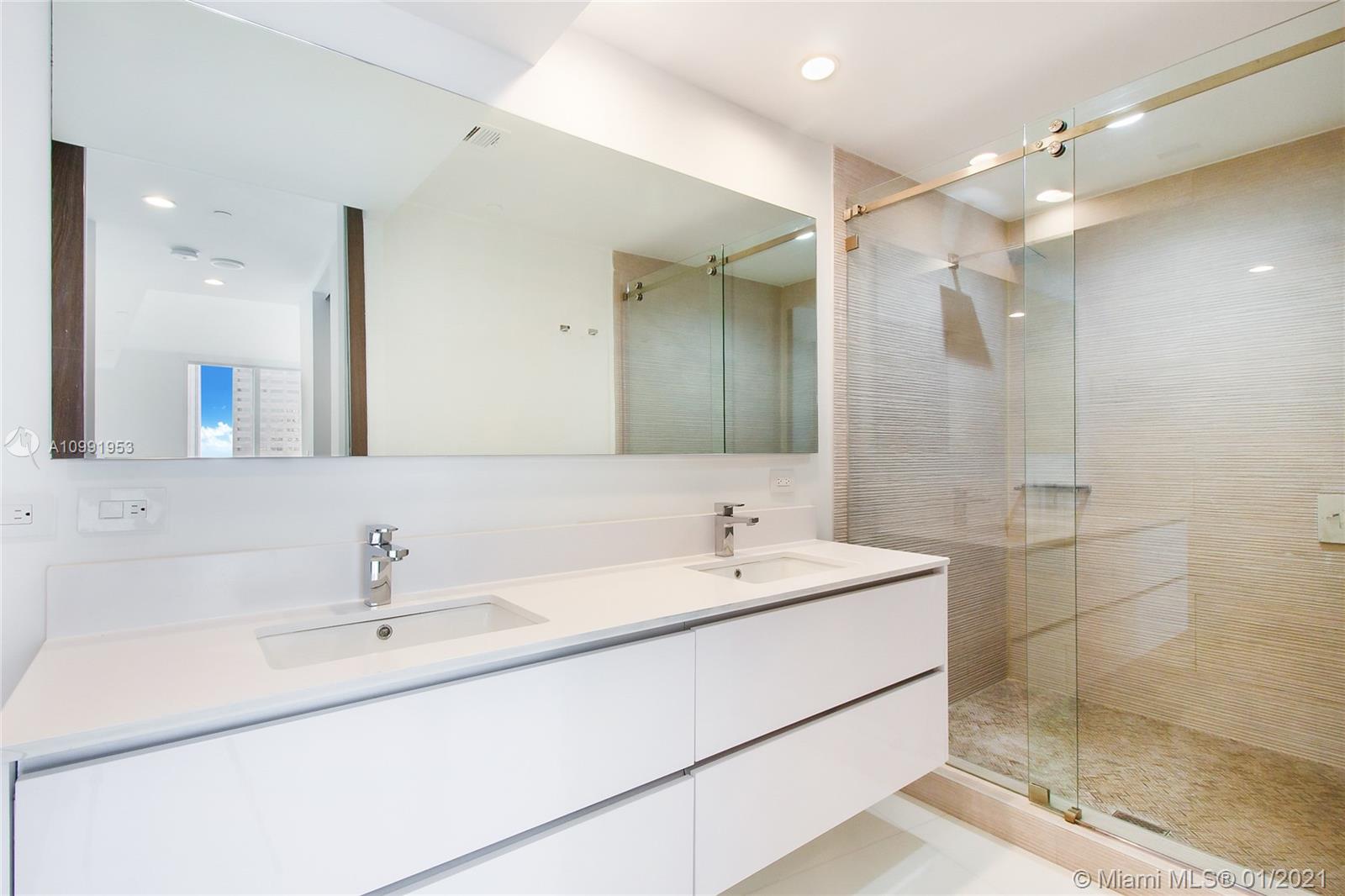 901 Brickell Key Boulevard, Unit 2507 Miami, FL 33131 - Photo 19 of 25