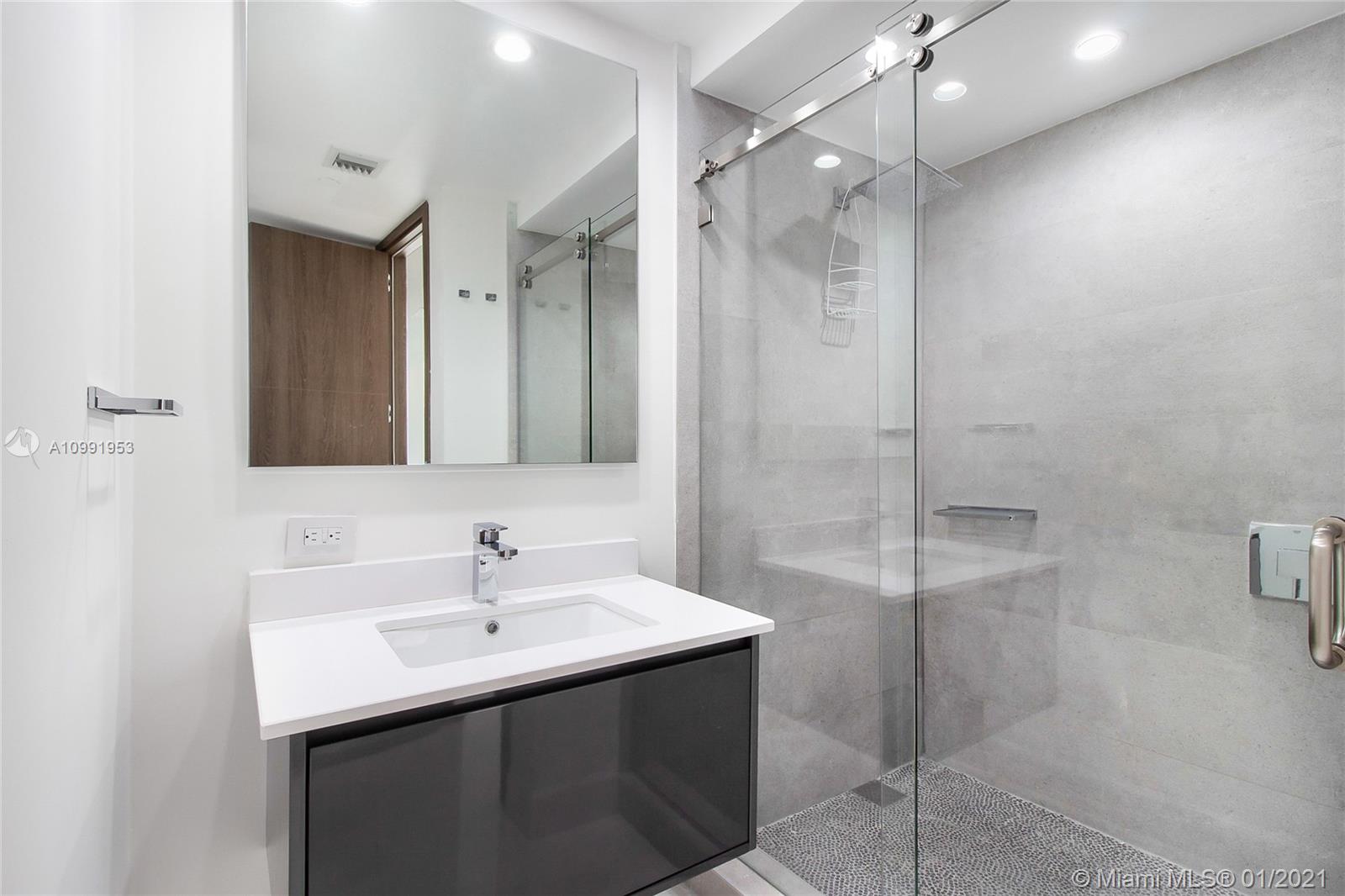 901 Brickell Key Boulevard, Unit 2507 Miami, FL 33131 - Photo 22 of 25