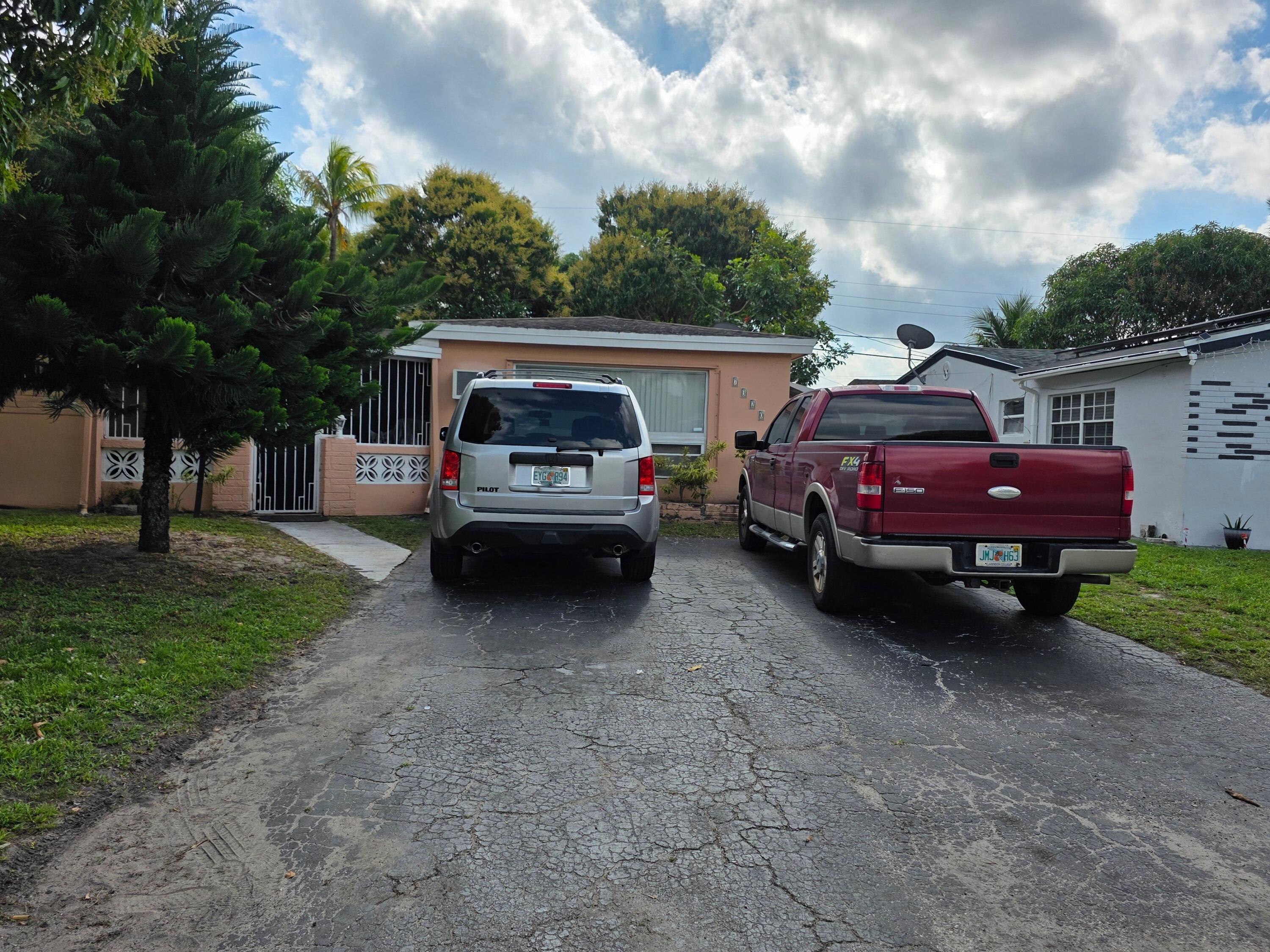 7320 Shalimar Street Miramar, FL 33023 - Photo 3 of 12 Shalimar Driveway