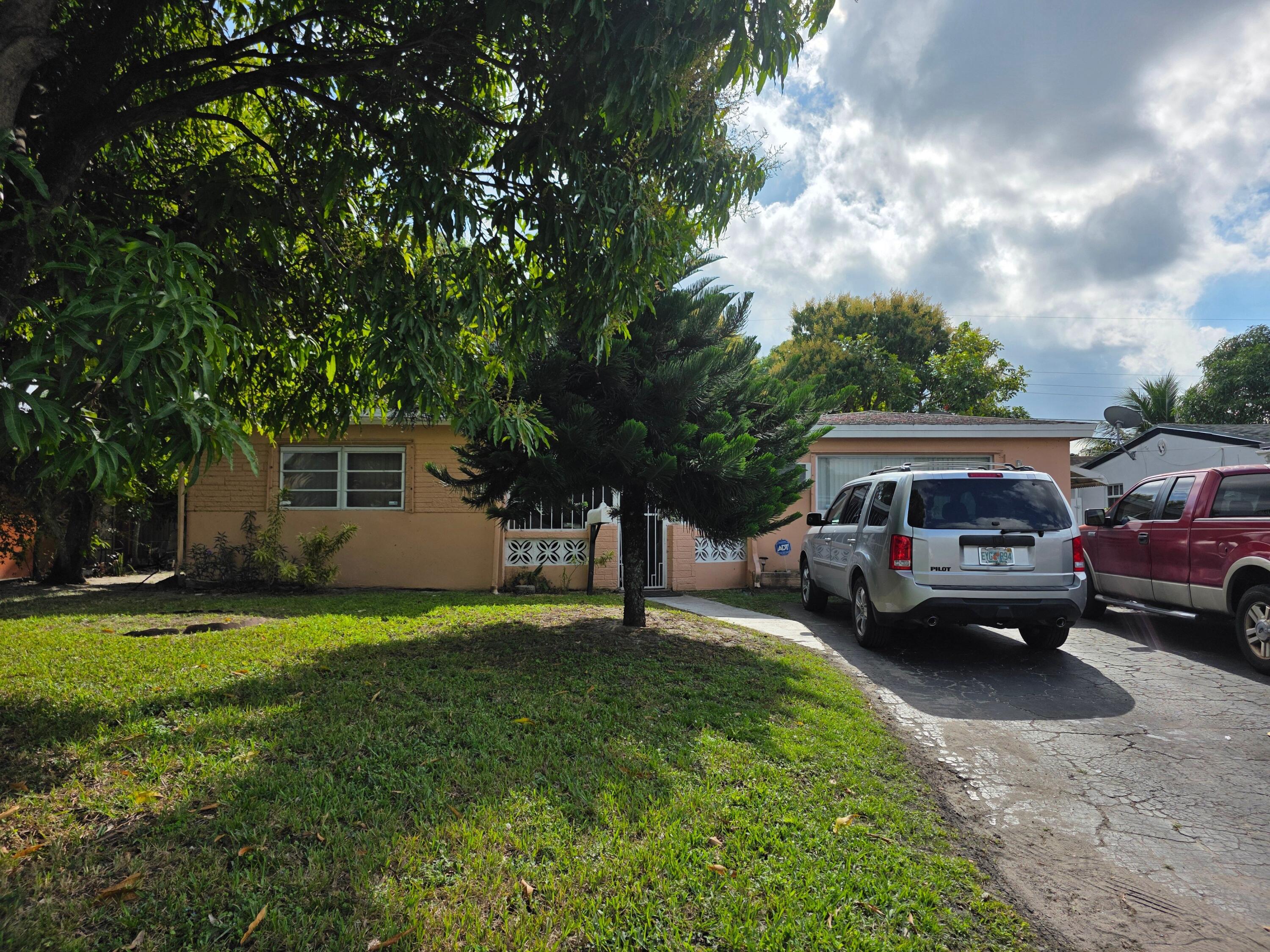 7320 Shalimar Street Miramar, FL 33023 - Photo 10 of 12 Shalimar Front 3