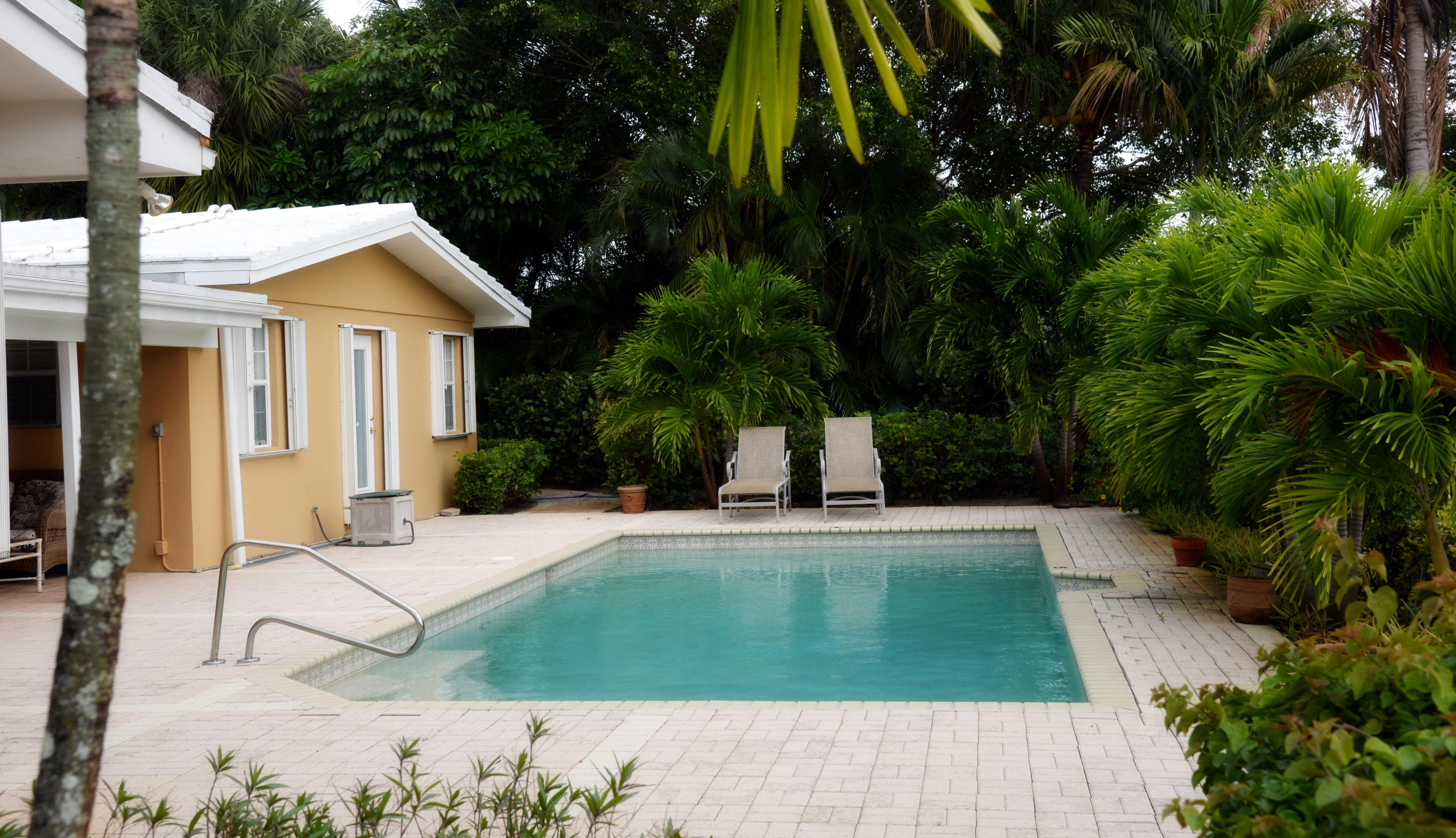606 Pilot Road North Palm Beach, FL 33408 - Photo 18 of 20 606 Pilot Pool 2