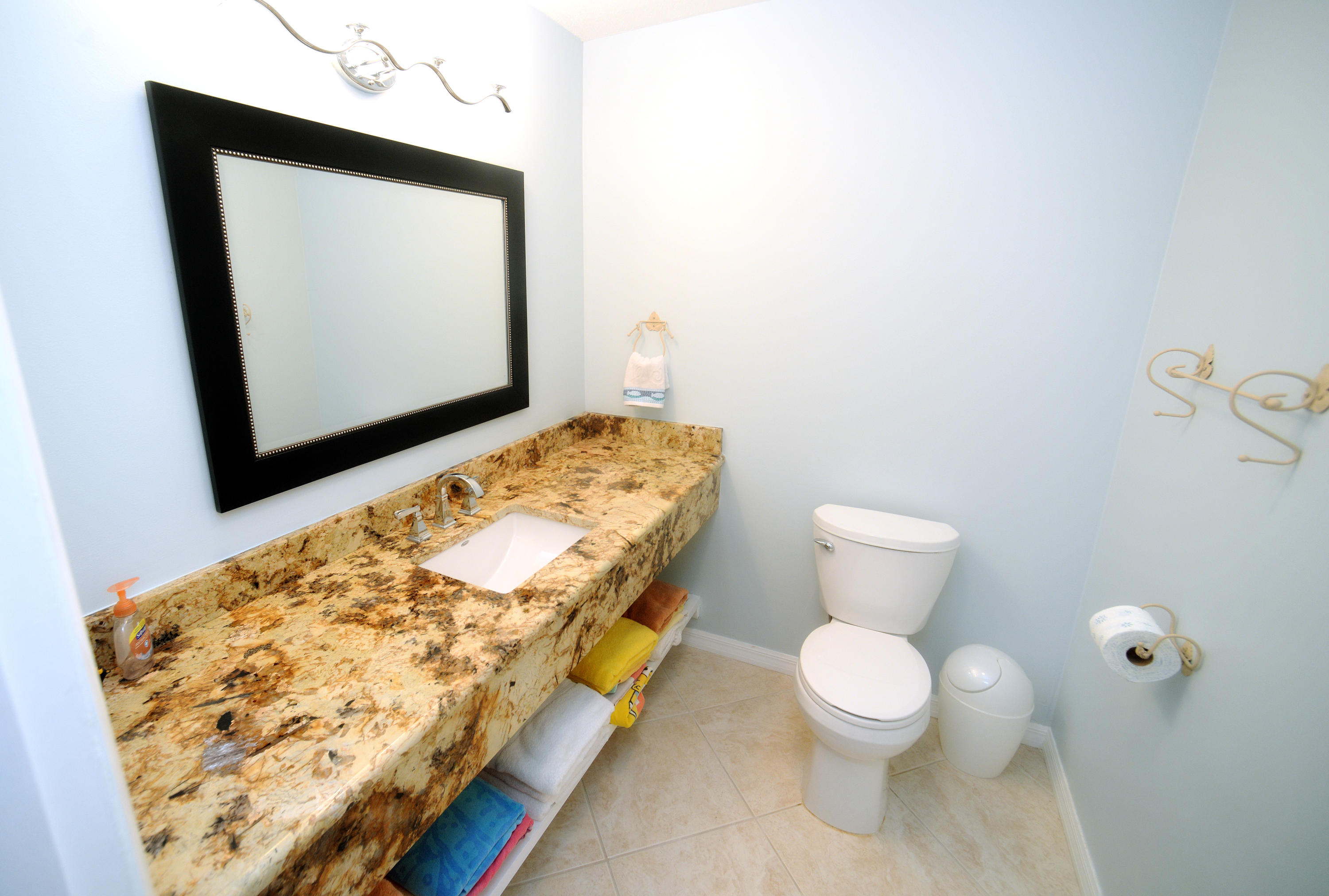 606 Pilot Road North Palm Beach, FL 33408 - Photo 8 of 20 606 Pilot Half Bath