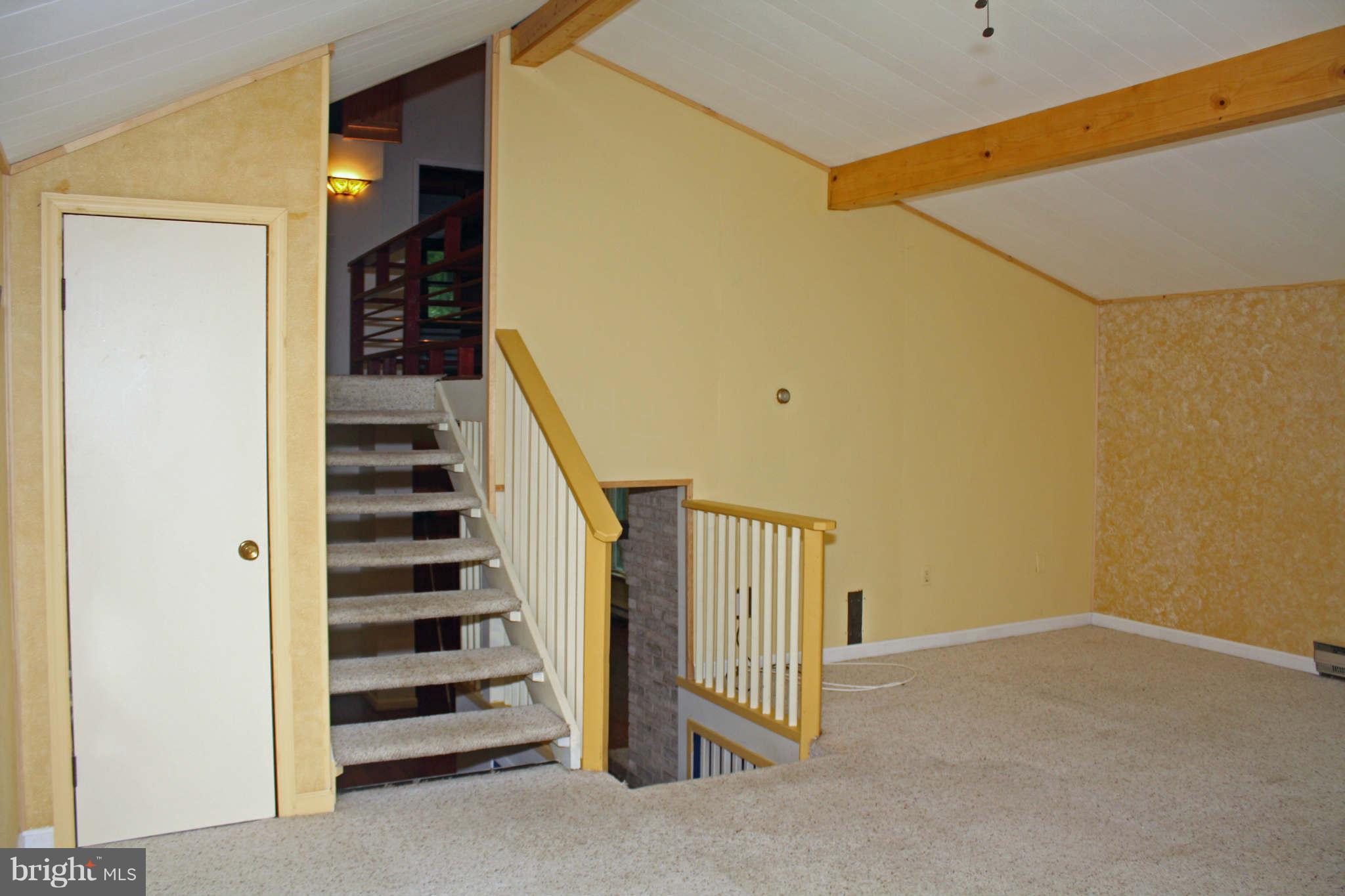 8000 Edgewood Church Road Frederick, MD 21702 - Photo 17 of 30 Family Room
