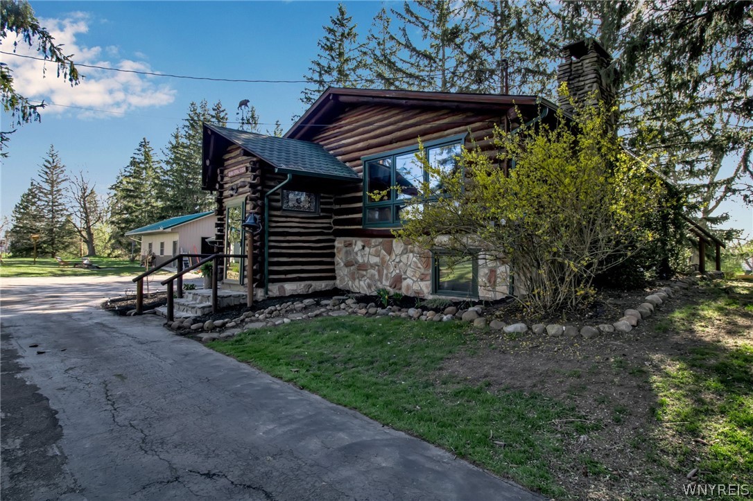 175 Schultz Road West Seneca, NY 14224 - Photo 2 of 33