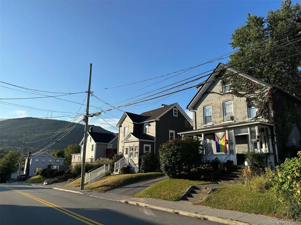 $3,000 | 369 Verplanck Avenue, Beacon, NY 12508