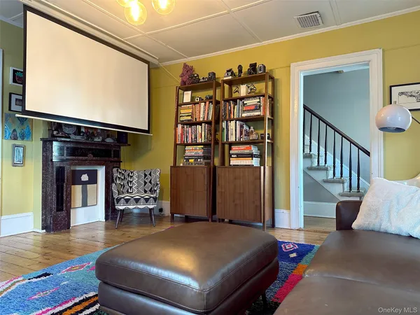 $3,000 | 369 Verplanck Avenue, Beacon, NY 12508