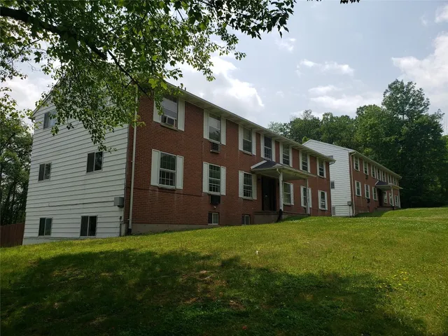 $1,200 | 15 Coventry Road, Unit 3, Endicott, NY 13760