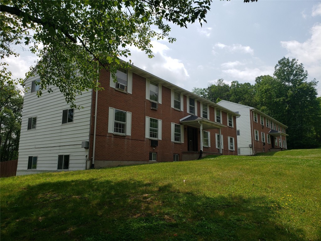 15 Coventry Road, Unit 3 Endicott, NY 13760 - Photo 2 of 12