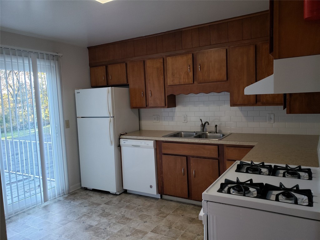 15 Coventry Road, Unit 3 Endicott, NY 13760 - Photo 8 of 12