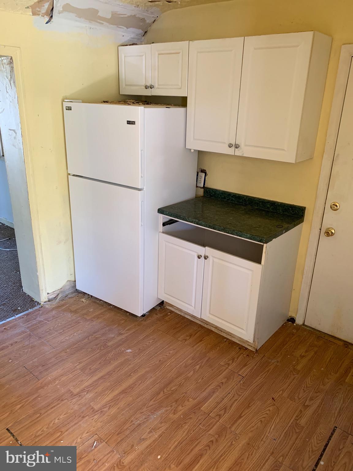 3125 Baybriar Road Baltimore, MD 21222 - Photo 3 of 13