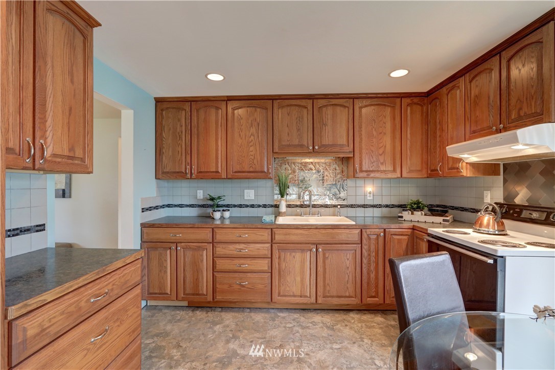 32215 East Rutherford Street Carnation, WA 98014 - Photo 6 of 16 Gallery Image 6