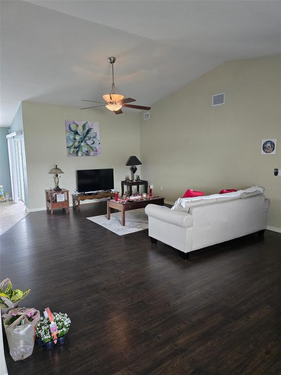 2956 Coach Lamp Road Mulberry, FL 33860 - Photo 5 of 12