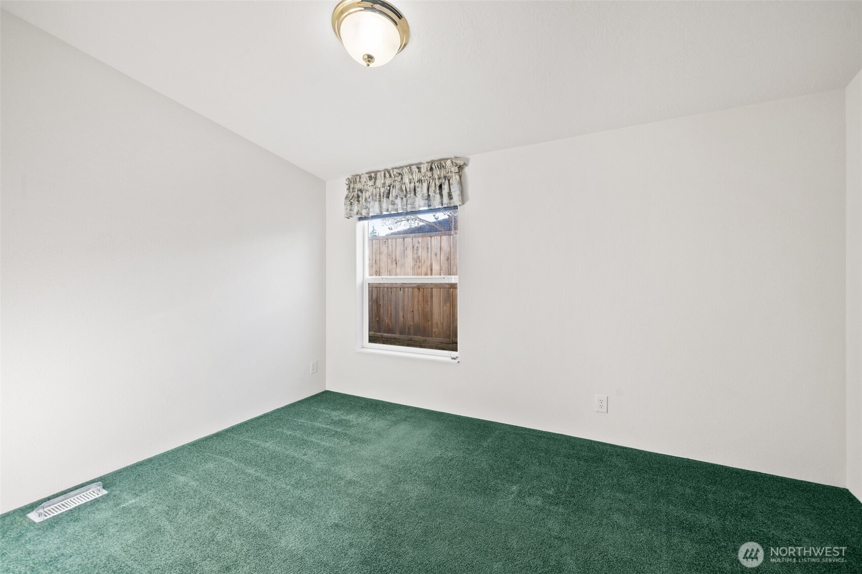 507 North 7th Avenue Sequim, WA 98382 - Photo 14 of 40 a view of an empty room