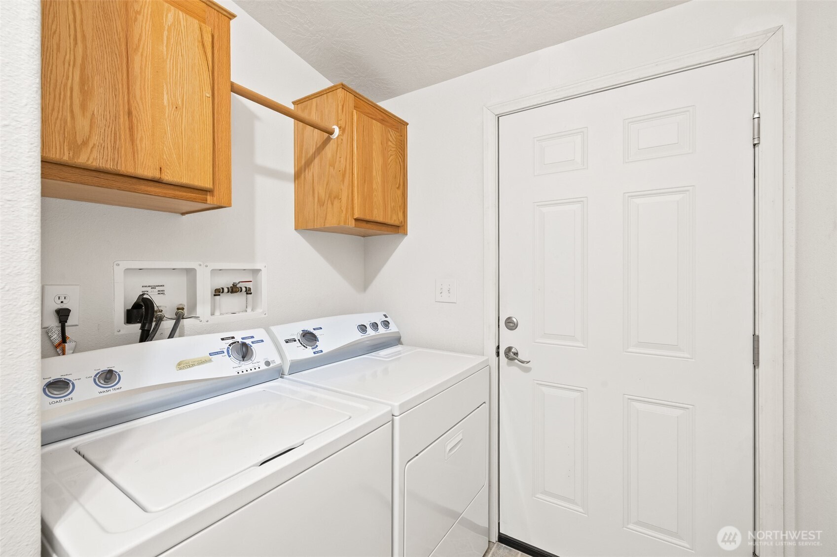 507 North 7th Avenue Sequim, WA 98382 - Photo 26 of 40 a utility room with dryer and washer