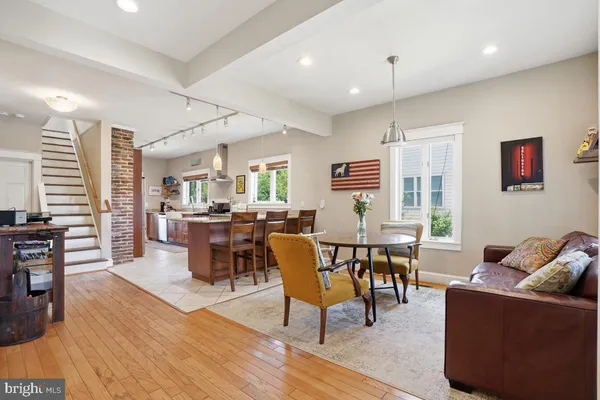 $4,800 | 2809 18th Street South, Arlington, VA 22204