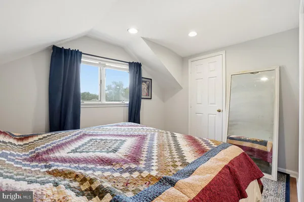 $4,800 | 2809 18th Street South, Arlington, VA 22204