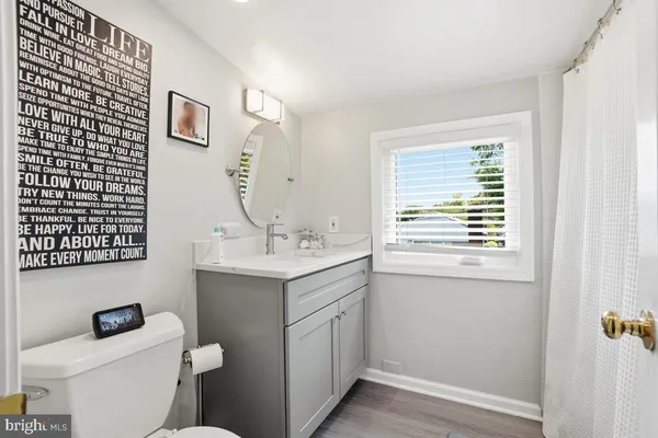 $4,800 | 2809 18th Street South, Arlington, VA 22204
