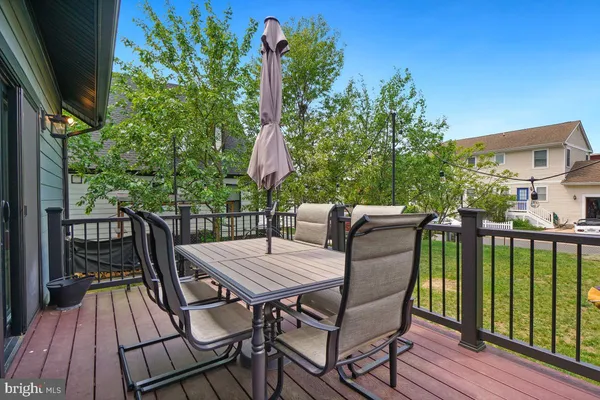 $4,800 | 2809 18th Street South, Arlington, VA 22204