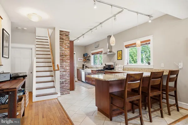 $4,800 | 2809 18th Street South, Arlington, VA 22204