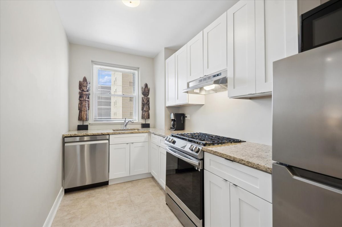 1585 Ridge Avenue, Unit 309 Evanston, IL 60201 - Photo 11 of 16
