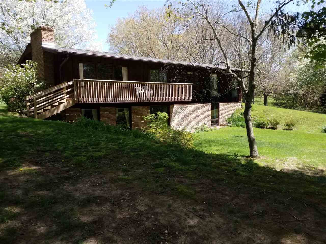 1548 Riverside Road Belvidere, IL 61008 - Photo 19 of 21 a view of a yard front of house