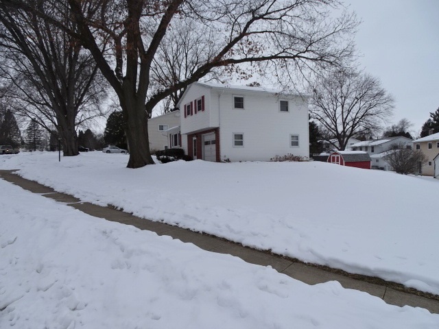 1834 West Middlebury Road Freeport, IL 61032 - Photo 17 of 21 Gallery Image 17