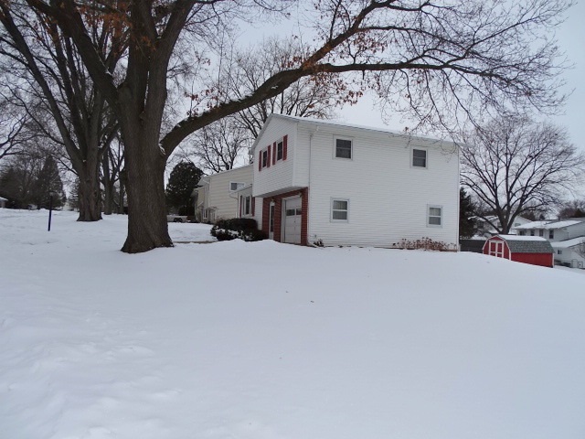 1834 West Middlebury Road Freeport, IL 61032 - Photo 20 of 21 Gallery Image 20